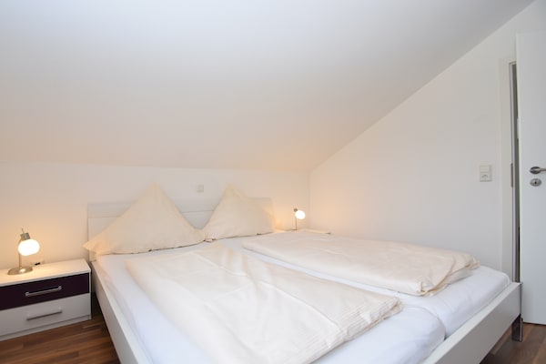 Foto van 2 aparte appartementen met balkon aan de skipiste - Vakantiehuis in Willingen - BedRoom