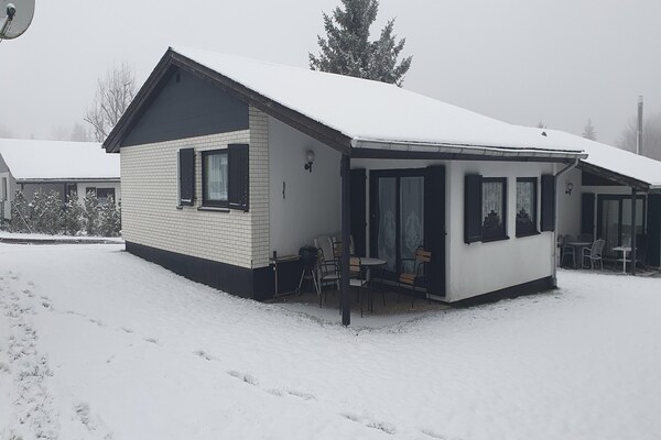 Foto van Vakantiehuis met terras in het skigebied - Vakantiehuis in Willingen (Upland) - ExteriorWinter