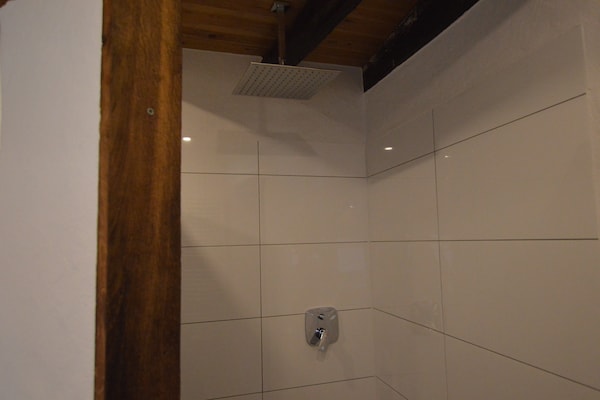 Foto van Wandelroes: Natuur & Charme - Vakantiehuis in Roes - BathRoom