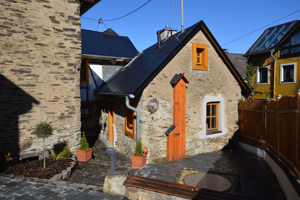 Foto van Wandelroes: Natuur & Charme - Vakantiehuis in Roes - ExteriorSummer