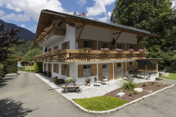 Foto van Twee appartementen op de bovenverdieping - Vakantiehuis in Graifenau - ExteriorSummer