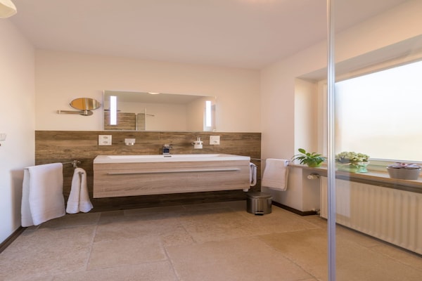 Foto van Twee appartementen op de bovenverdieping - Vakantiehuis in Graifenau - BathRoom