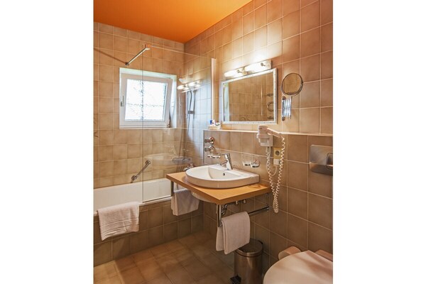 Foto van 2-kamerappartement met uitzicht op de bergen - Vakantiehuis in Roßhaupten - Untagged