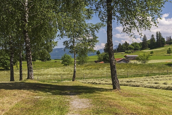 Foto van 2-kamerappartement met uitzicht op de bergen - Vakantiehuis in Roßhaupten - Untagged