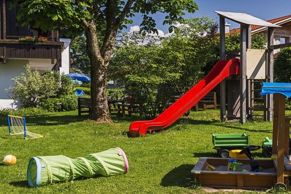 Foto van 2-kamerappartement met uitzicht op de bergen - Vakantiehuis in Roßhaupten - Untagged