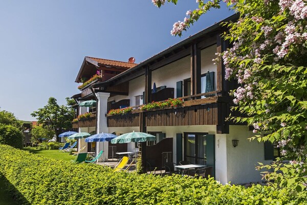 Foto van 2-kamerappartement met uitzicht op de bergen - Vakantiehuis in Roßhaupten - Untagged