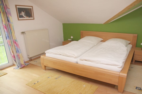 Foto van 2 huizen aan de rand van het bos - Vakantiehuis in Leutenbach - Untagged
