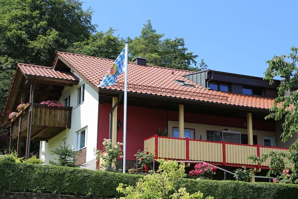 Foto van 2 huizen aan de rand van het bos - Vakantiehuis in Leutenbach - Untagged