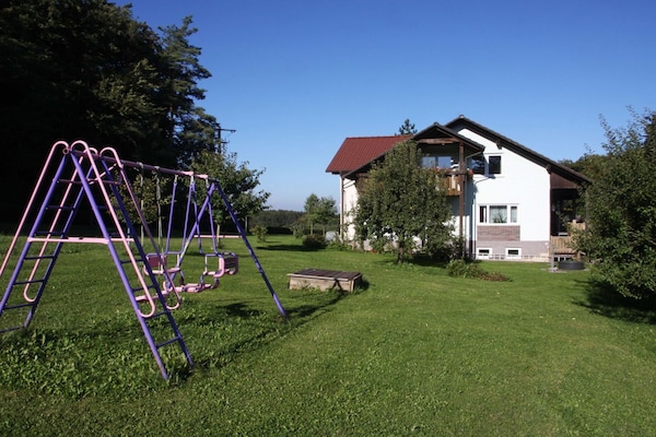 Foto van 2 huizen aan de rand van het bos - Vakantiehuis in Leutenbach - Untagged
