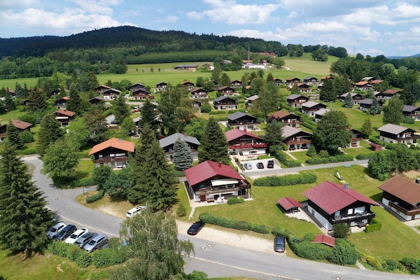 Foto van 14e verdieping met panoramisch balkon en uitzicht op het meer - Untagged
