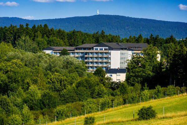 Foto van Spa & Wellnesshotel Fichtelgebirge Penthouse Suite - HotelExteriorSummer