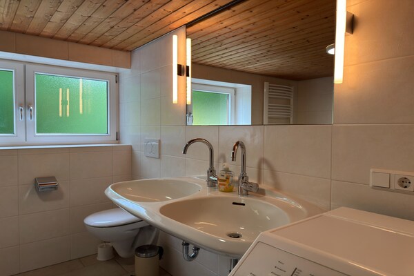 Foto van Vakantiehuis Sackpfeifenblick, Hatzfeld - Vakantiehuis in Hatzfeld - BathRoom