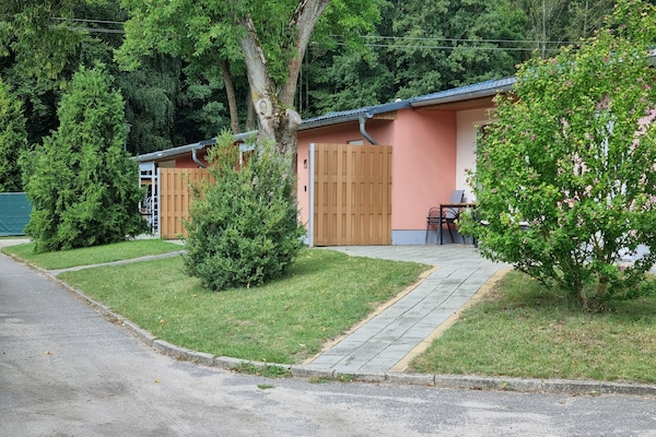 Foto van Rijhuis met terras aan het Groß Labenz-lake - Vakantiehuis in Klein Labenz - ExteriorSummer