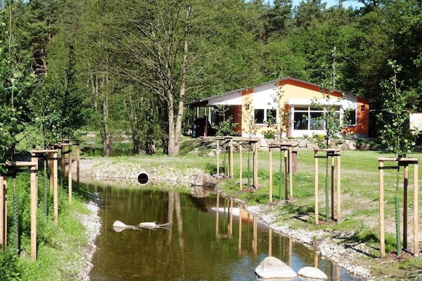 Foto van Rijhuis met terras aan het Groß Labenz-lake - Vakantiehuis in Klein Labenz - WaterView