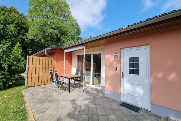 Foto van Rijhuis met terras aan het Groß Labenz-lake - Vakantiehuis in Klein Labenz - TerraceBalcony