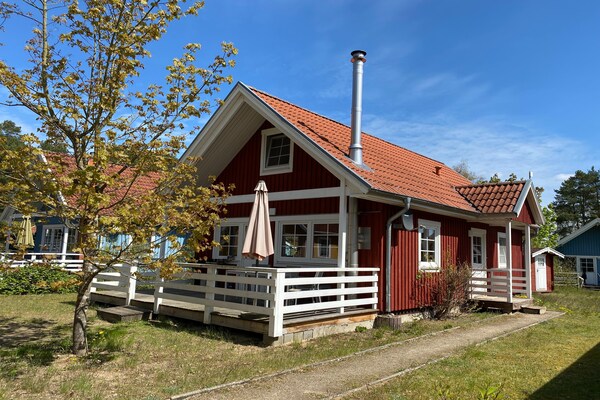 Foto van Vakantiehuis met rieten dak aan het Userinmeer - Vakantiehuis in Userin - ExteriorSummer