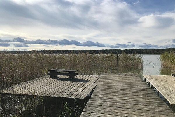Foto van Vakantiehuis met rieten dak aan het Userinmeer - Vakantiehuis in Userin - AreaSummer1KM