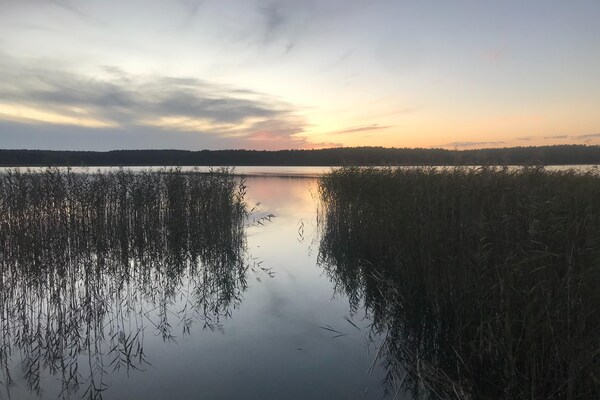 Foto van Vakantiehuis met rieten dak aan het Userinmeer - Vakantiehuis in Userin - AreaSummer1KM