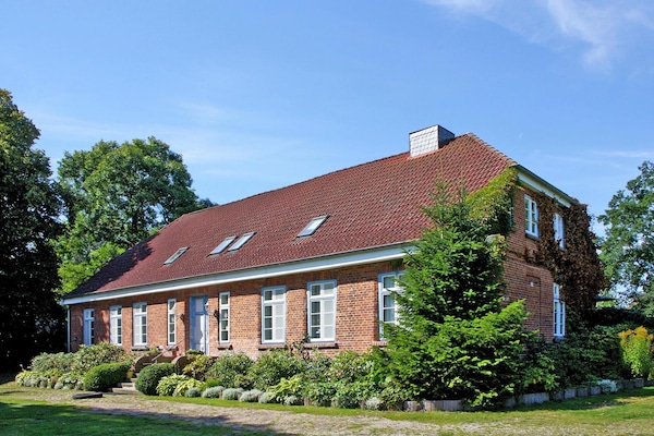 Foto van Vakantieappartement in het landhuis Schulenbrook - Vakantiehuis in Metelsdorf - ExteriorSummer