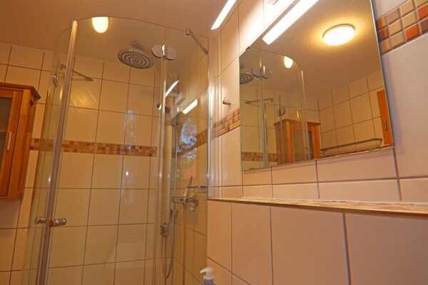 Foto van Rijtjeshuis Dünenwaldhaus Mitte in Trassenheide - Vakantiehuis in Trassenheide - BathRoom