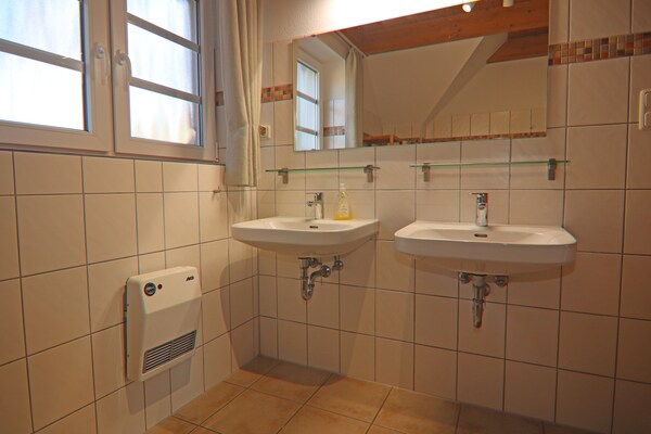Foto van Rijtjeshuis Dünenwaldhaus Mitte in Trassenheide - Vakantiehuis in Trassenheide - BathRoom