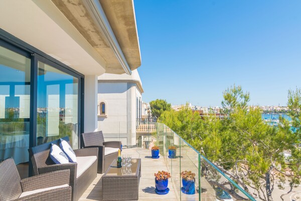 Foto van Zonnig appartement aan de haven - Vakantiehuis in Portocolom, Illes Balears - ExteriorSummer