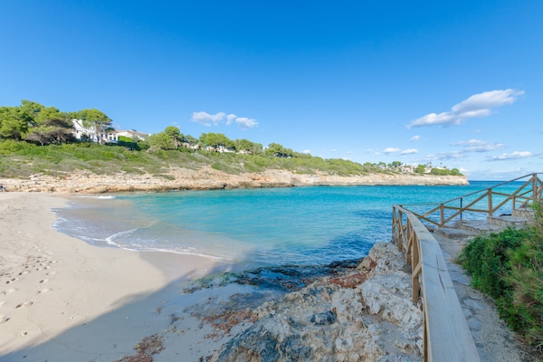 Foto van Appartement in Cala Mandia met zeezicht - Vakantiehuis in Cala Mandia (manacor), Illes Balears - ExteriorSummer