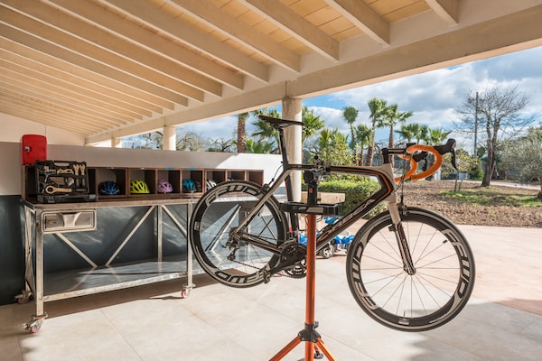 Foto van Villa op Mallorca met Zoutwaterzwembad - Vakantiehuis in Maria De La Salut, Illes Balears - Facilities