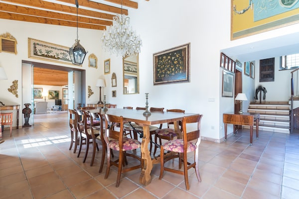 Foto van Luxe finca met zwembad en uitzicht - Vakantiehuis in Colonia De Sant Pere, Illes Balears - DiningRoom