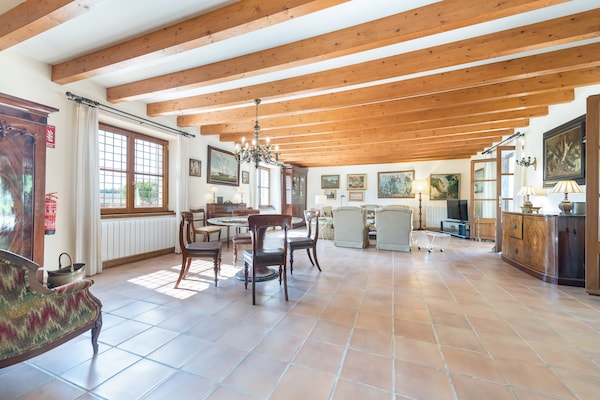 Foto van Luxe finca met zwembad en uitzicht - Vakantiehuis in Colonia De Sant Pere, Illes Balears - DiningRoom