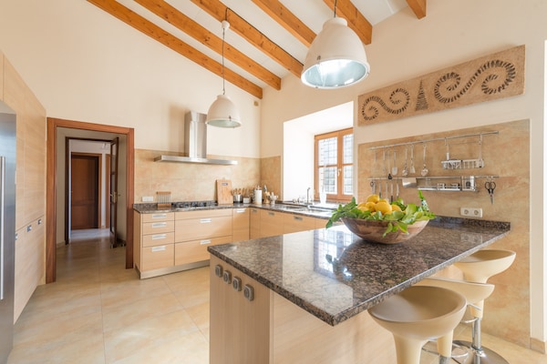 Foto van Luxe finca met zwembad en uitzicht - Vakantiehuis in Colonia De Sant Pere, Illes Balears - Kitchen