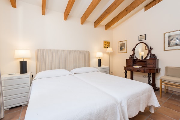 Foto van Luxe finca met zwembad en uitzicht - Vakantiehuis in Colonia De Sant Pere, Illes Balears - BedRoom