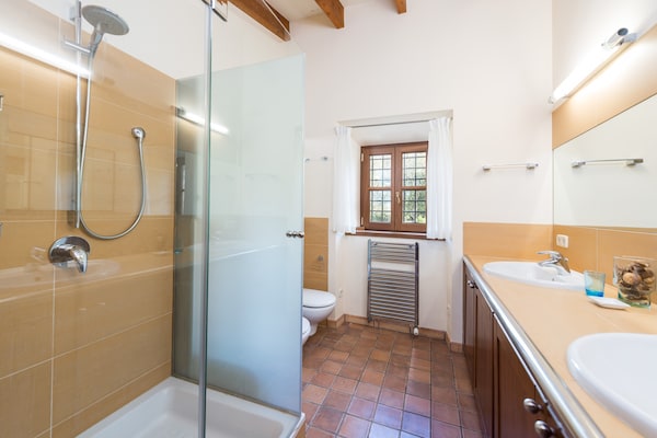 Foto van Luxe finca met zwembad en uitzicht - Vakantiehuis in Colonia De Sant Pere, Illes Balears - BathRoom