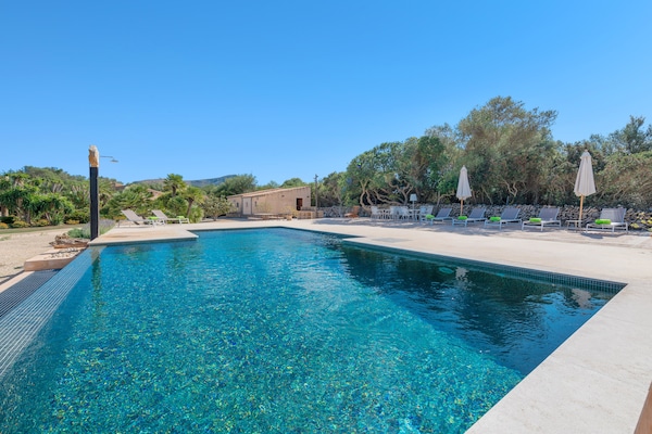Foto van Luxe finca met zwembad en uitzicht - Vakantiehuis in Colonia De Sant Pere, Illes Balears - PoolOfHouse