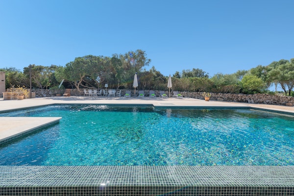 Foto van Luxe finca met zwembad en uitzicht - Vakantiehuis in Colonia De Sant Pere, Illes Balears - PoolOfHouse