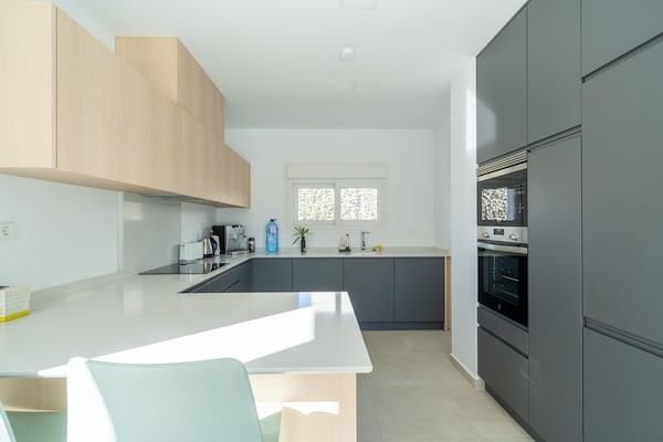 Foto van Elegante woning met zwembad - Vakantiehuis in Entrenaranjos, Orihuela - Kitchen