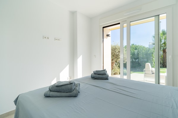Foto van Elegante woning met zwembad - Vakantiehuis in Entrenaranjos, Orihuela - BedRoom
