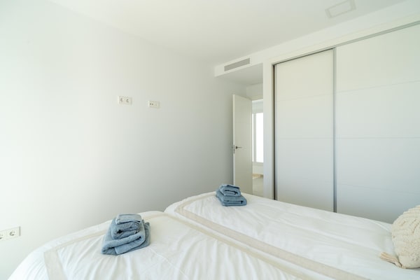 Foto van Elegante woning met zwembad - Vakantiehuis in Entrenaranjos, Orihuela - BedRoom