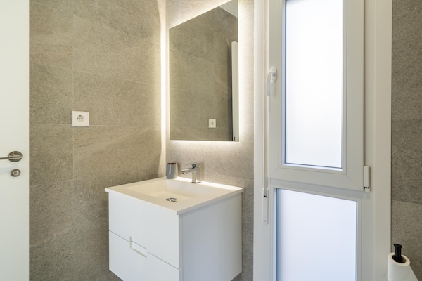 Foto van Elegante woning met zwembad - Vakantiehuis in Entrenaranjos, Orihuela - BathRoom