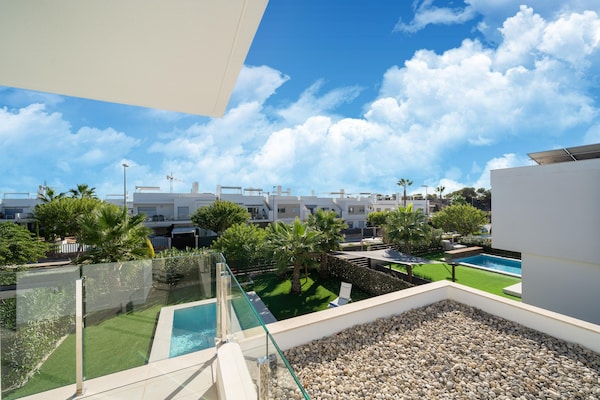 Foto van Elegante woning met zwembad - Vakantiehuis in Entrenaranjos, Orihuela - ViewSummer
