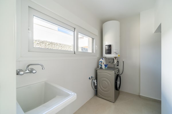 Foto van Elegante woning met zwembad - Vakantiehuis in Entrenaranjos, Orihuela - Facilities