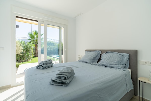 Foto van Elegante woning met zwembad - Vakantiehuis in Entrenaranjos, Orihuela - BedRoom