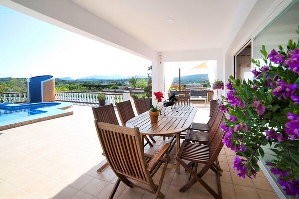 Foto van Ruime woning in Teulada - Vakantiehuis in Teulada - TerraceBalcony