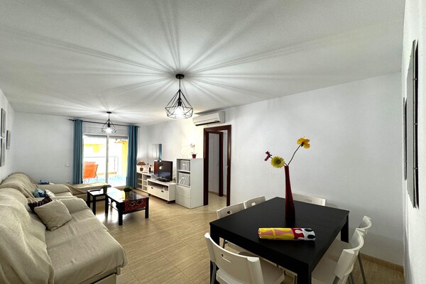 Foto van Premium appartement in Roquetas de Mar - Vakantiehuis in Roquetas de Mar - LivingRoom