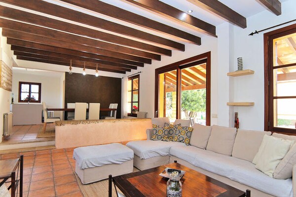 Foto van Villa in Binissalem met zwembad en wijngaarden - Vakantiehuis in Muro, Islas Baleares - Untagged