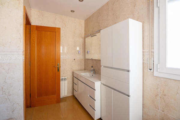 Foto van Premium vakantiehuis met privézwembad - Vakantiehuis in Vilanova i la Geltrú - BathRoom