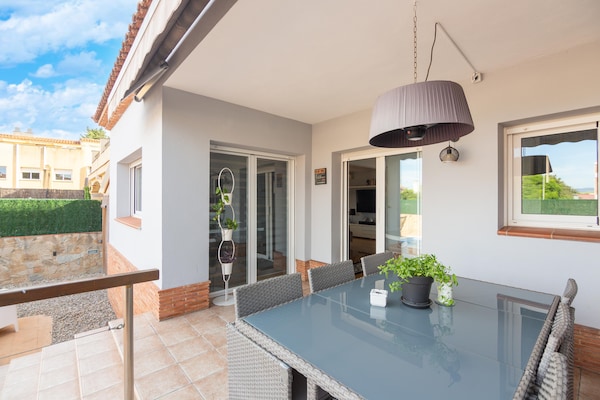 Foto van Premium vakantiehuis met privézwembad - Vakantiehuis in Vilanova i la Geltrú - TerraceBalcony