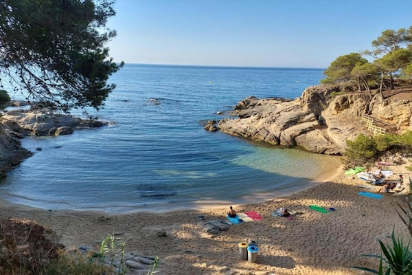 Foto van Villa aan Costa Brava bij Cala Canyelles - Vakantiehuis in Lloret de Mar - AreaSummer5KM