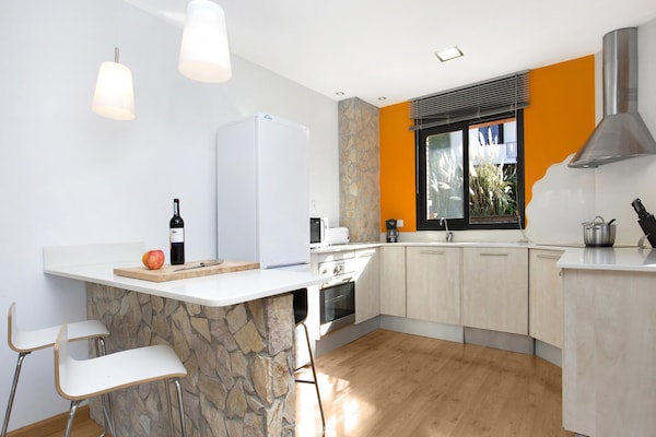 Foto van Villa aan Costa Brava bij Cala Canyelles - Vakantiehuis in Lloret de Mar - Kitchen