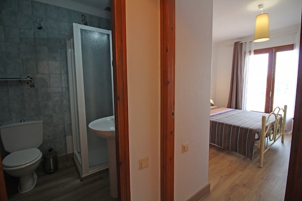 Foto van Appartement in Empuriabrava bij Kanaal & Strand - Vakantiehuis in Empuriabrava - BathRoom